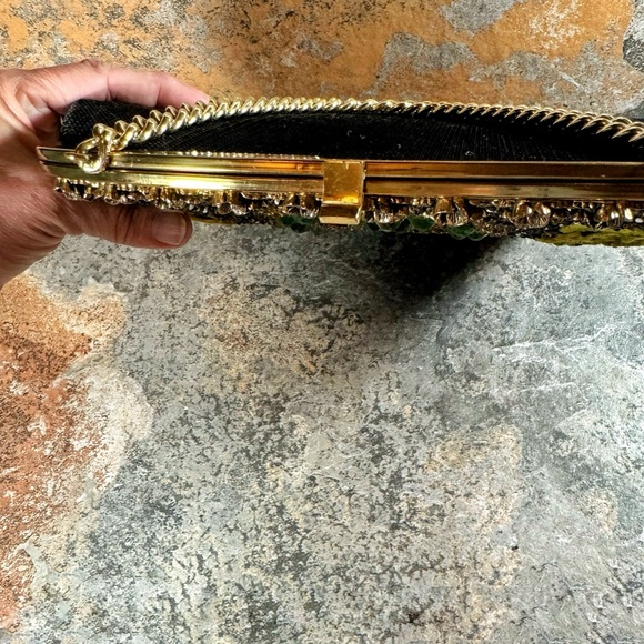 Vintage SOURE New York Bag 1960s Handcrafted Floral Beaded Needlepoint Purse EUC - Picture 8 of 13